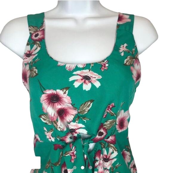 Harlow & Rose Green & Pink Floral Front Tie Sleeveless Blouse Size Small NWT - Picture 2 of 13
